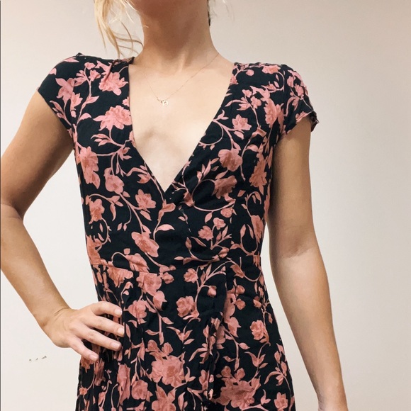 Pink and black floral romper - Picture 4 of 4